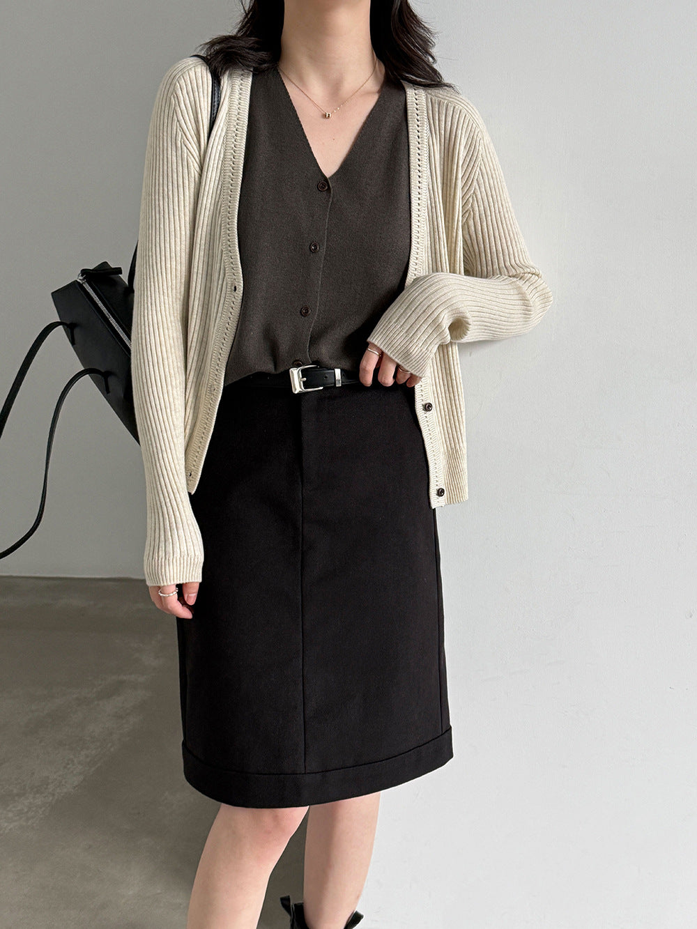 假兩件V領雙門襟顯瘦通勤針織開衫-3色