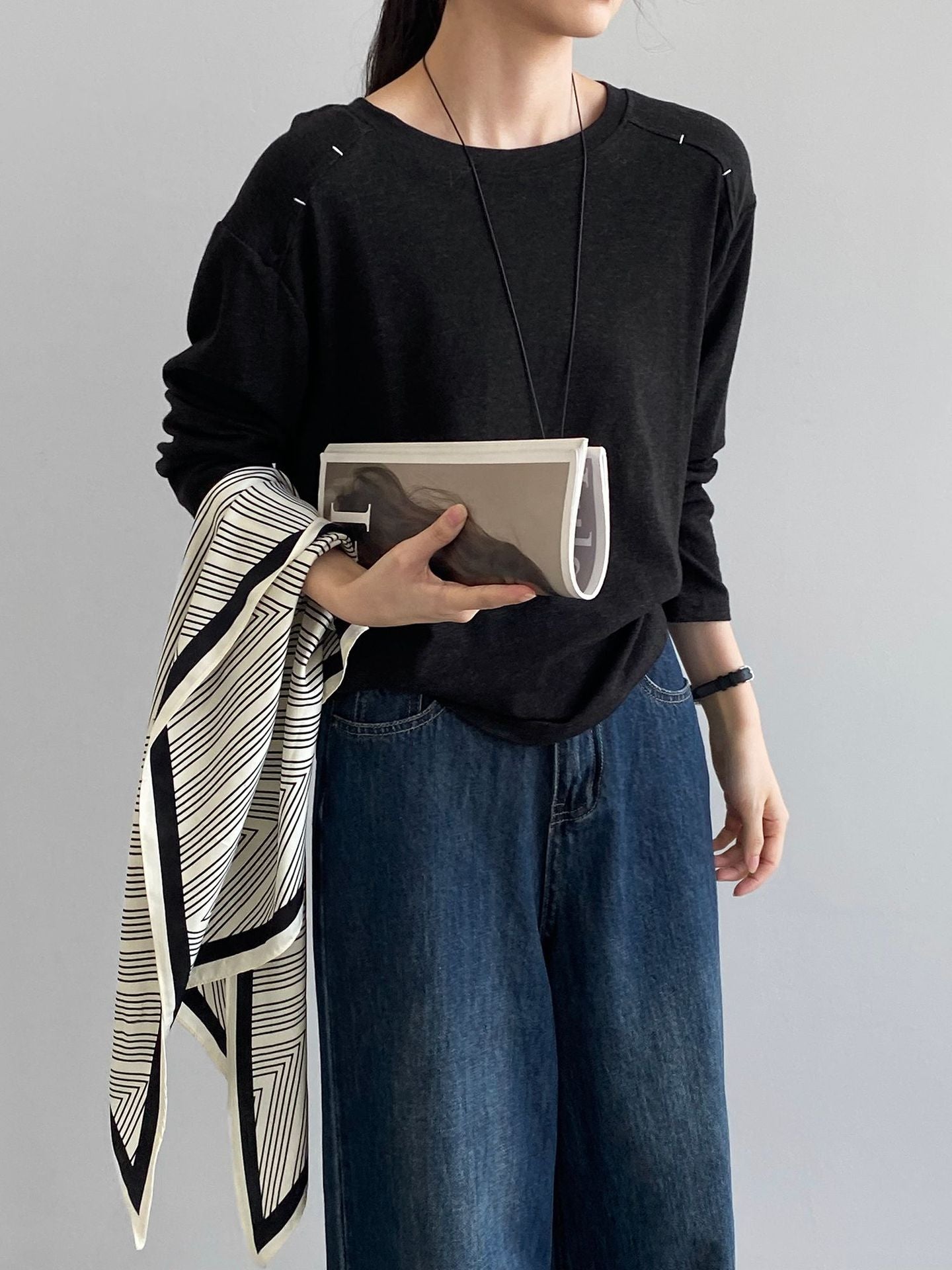 韓系設計款刺繡圓領長袖T恤-4色