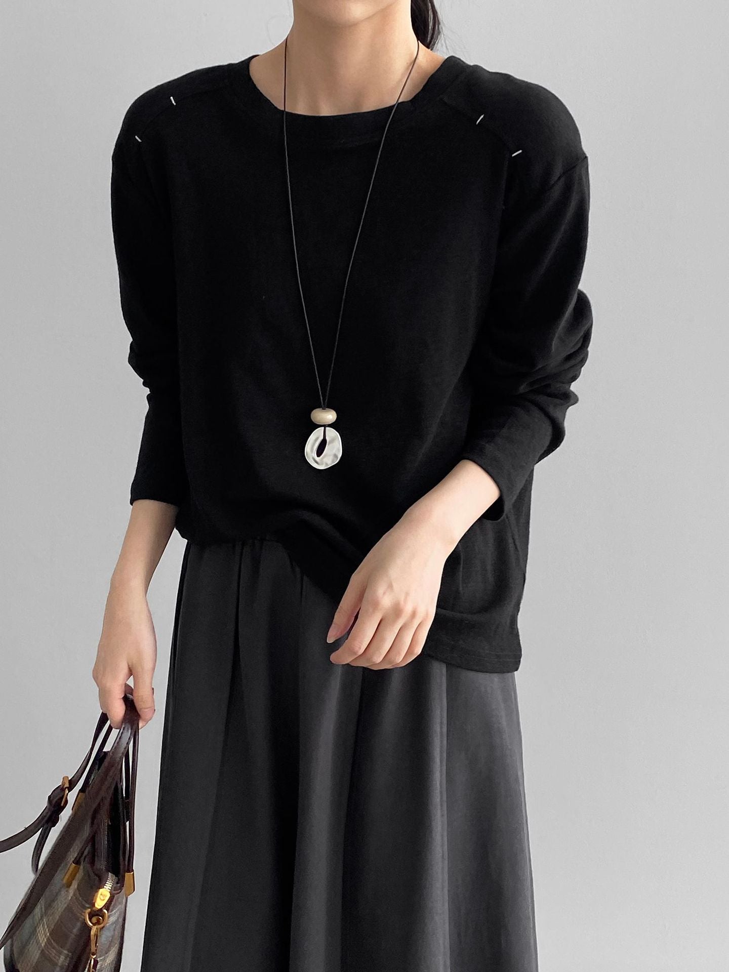 韓系設計款刺繡圓領長袖T恤-4色