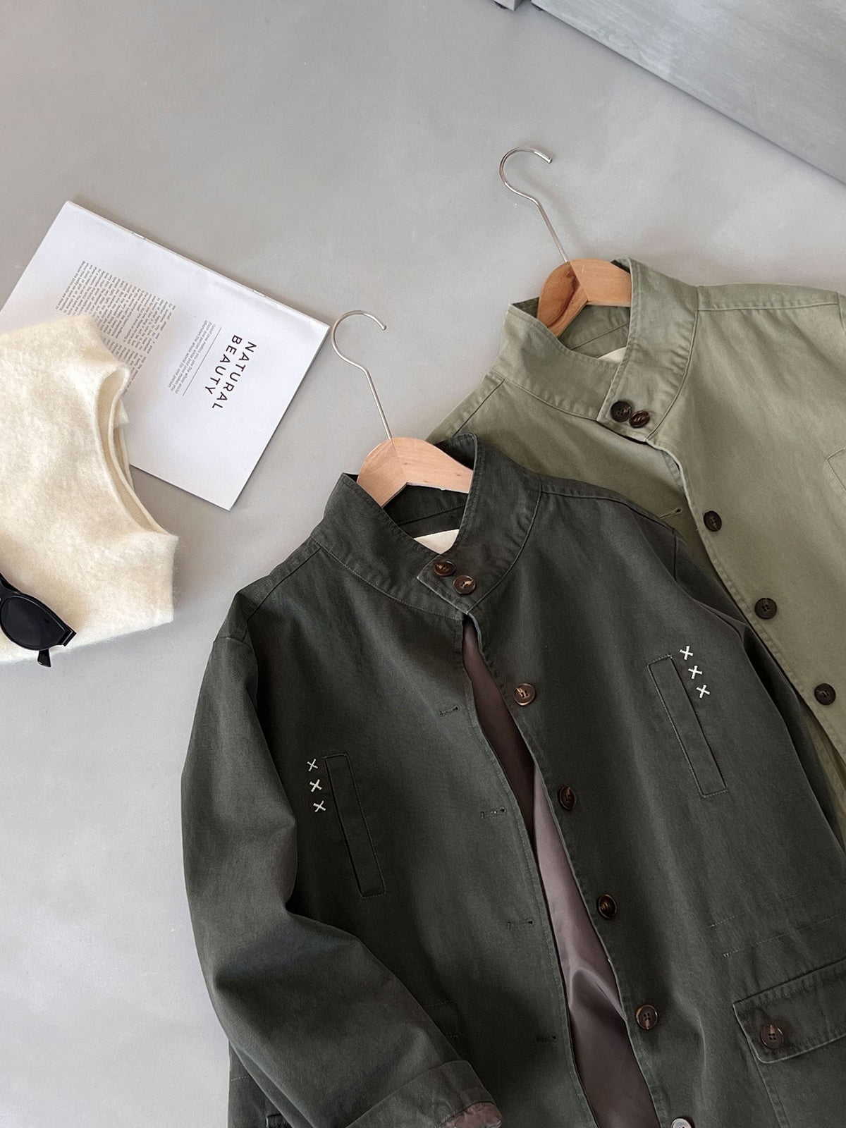 復古刺繡工裝風衣立領長袖外套-2色