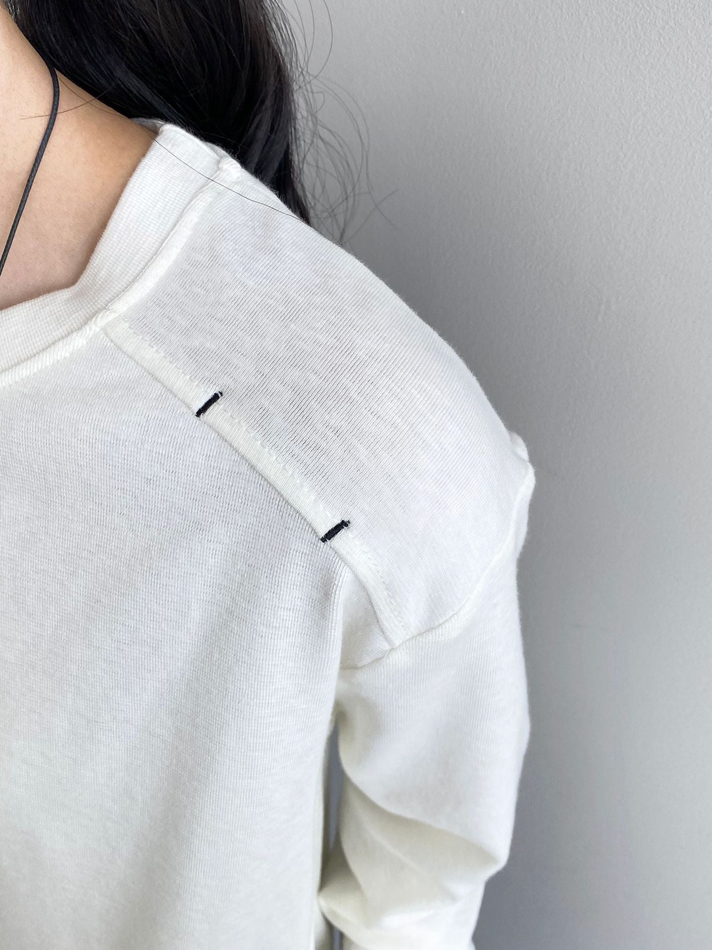 韓系設計款刺繡圓領長袖T恤-4色