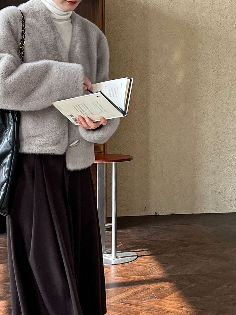 仿貂絨環保皮草V領牛角扣短款外套-2色