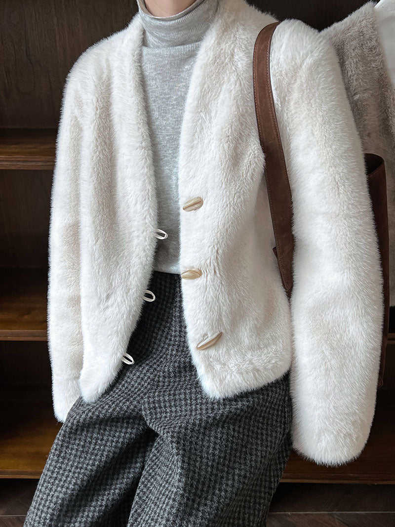 仿貂絨環保皮草V領牛角扣短款外套-2色